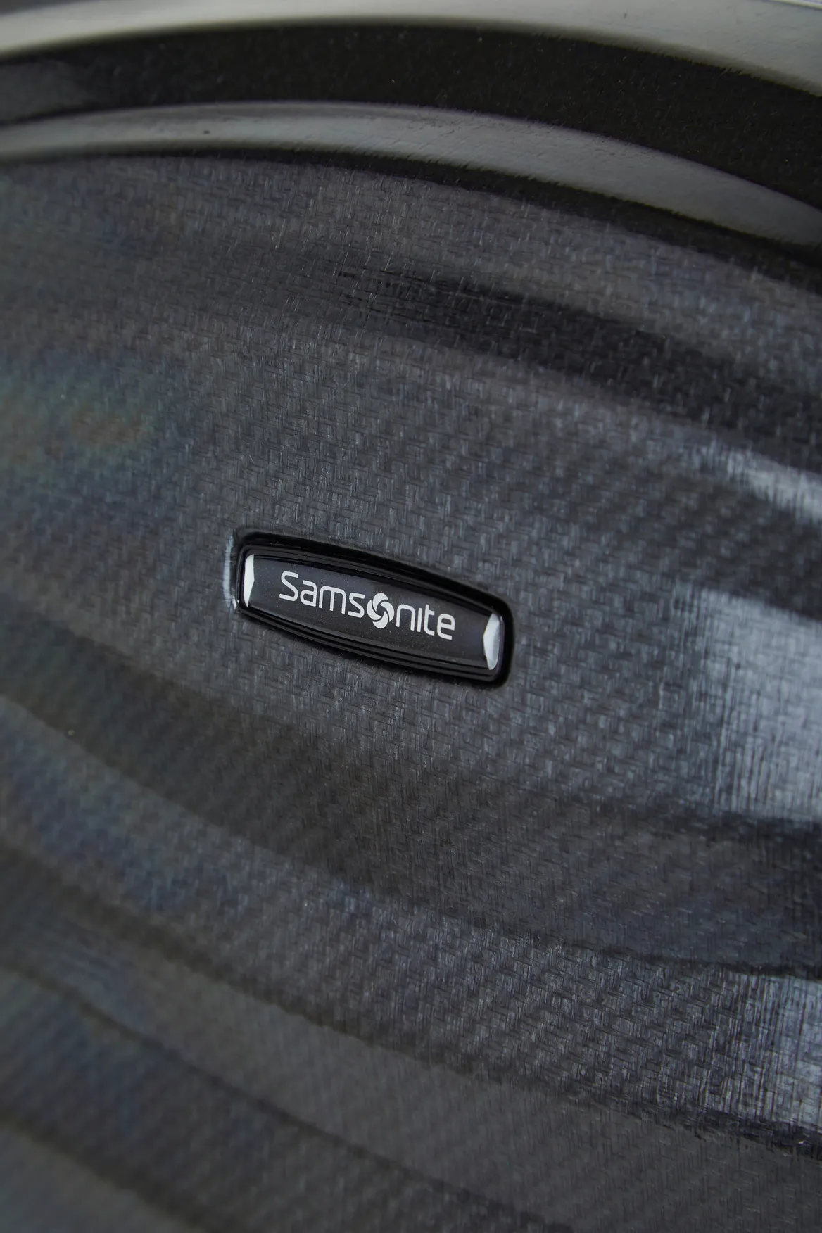 Lite Shock Sport 81cm Suitcase