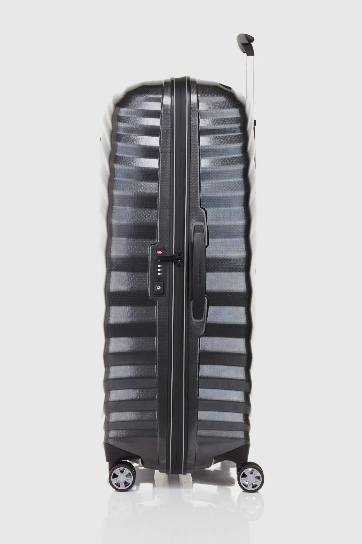Lite Shock Sport 81cm Suitcase