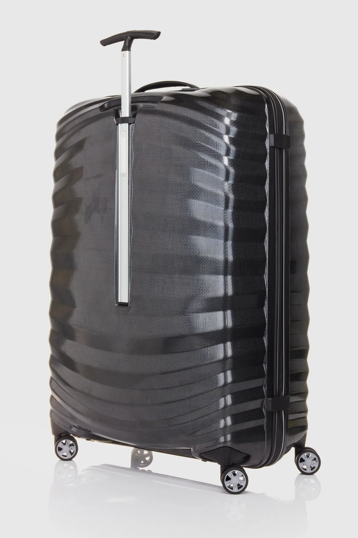 Lite Shock Sport 81cm Suitcase