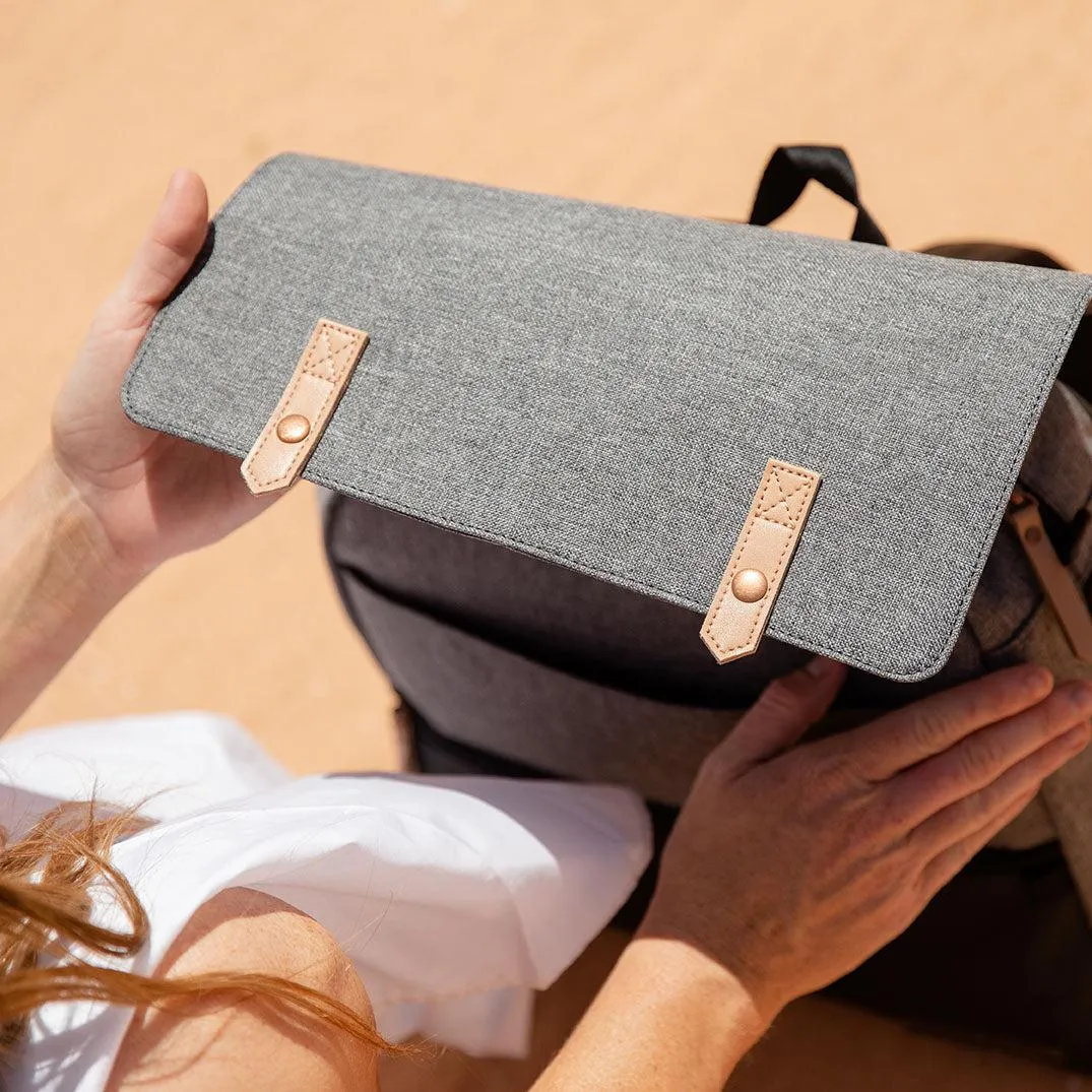 Meta Backpack in Graphite/Black