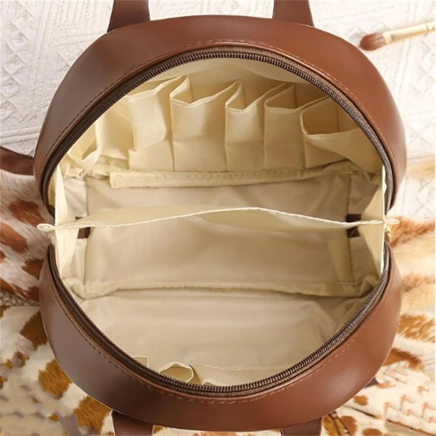 Multi Layered Shell Shaped Cosmetic Bag, Portable Large Capacity Pu Shell Waterproof Handbag Style Cosmetic Bag (Black)